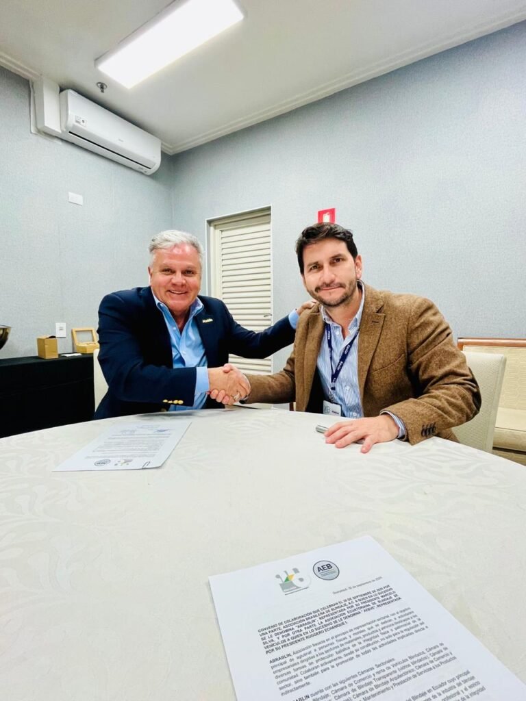 Entidades que representam o segmento de blindagem automotiva no Brasil e no Equador firmam acordo de colaboração